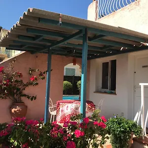 Rez De Jardin Sur Mer. Appartement Cagnes-sur-Mer